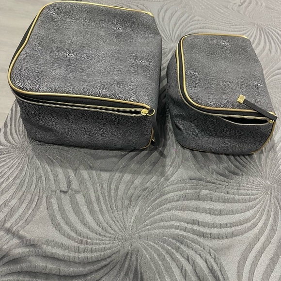 Estée Lauder Two New Make up Bags from Estée Lauder - Picture 7 of 7